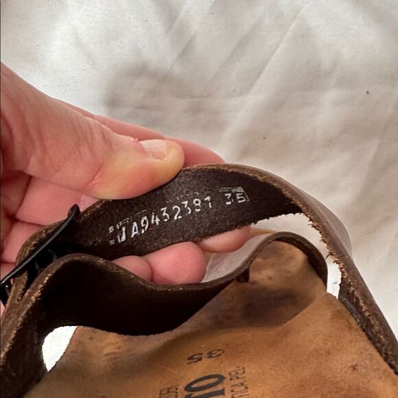 Mephisto Helen Sandals In Desert Buffalo. Size 35 (5). - Picture 9 of 10